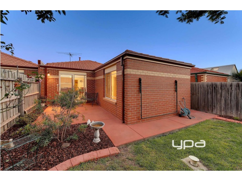 2/6 Westminster Avenue, Hillside VIC 3037