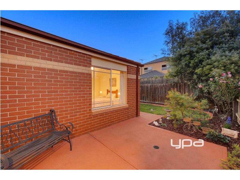 2/6 Westminster Avenue, Hillside VIC 3037