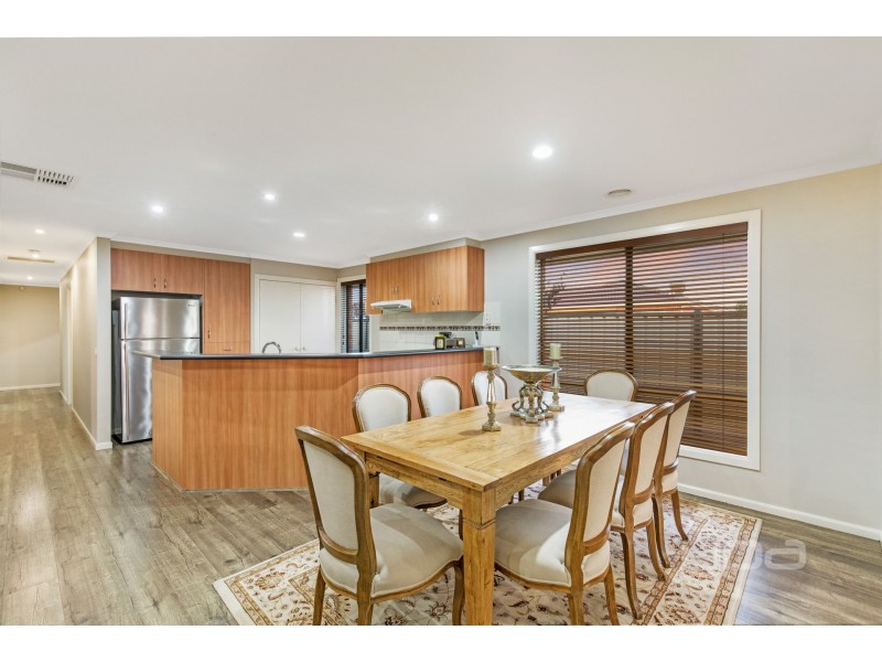 27 Jackson Circuit, Albanvale VIC 3021