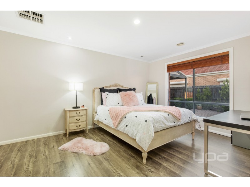 27 Jackson Circuit, Albanvale VIC 3021