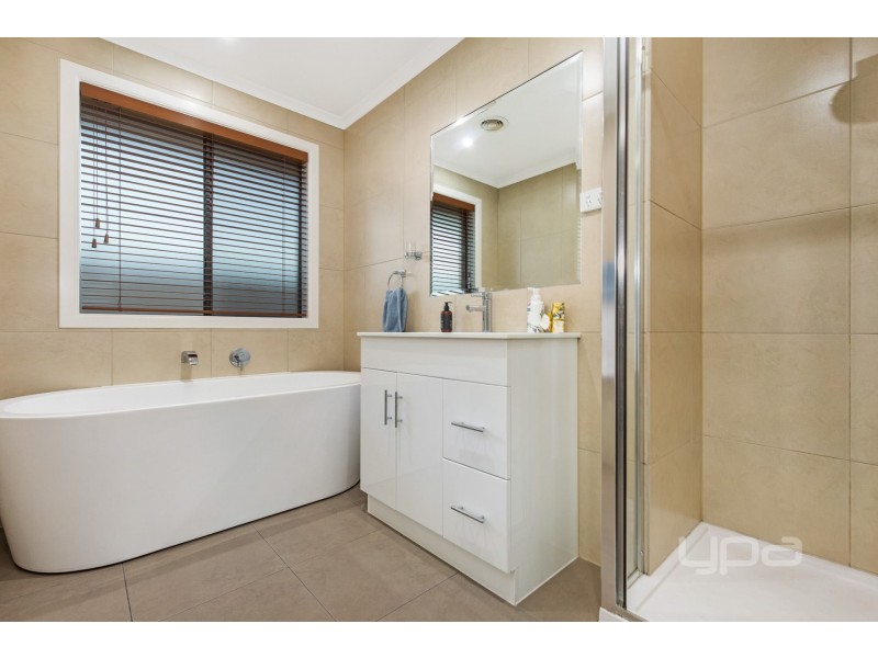 27 Jackson Circuit, Albanvale VIC 3021