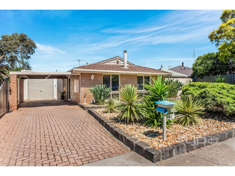 41 Carbine Way, Keilor Downs VIC 3038