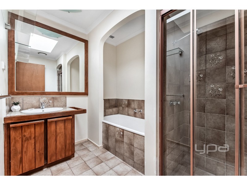 41 Carbine Way, Keilor Downs VIC 3038