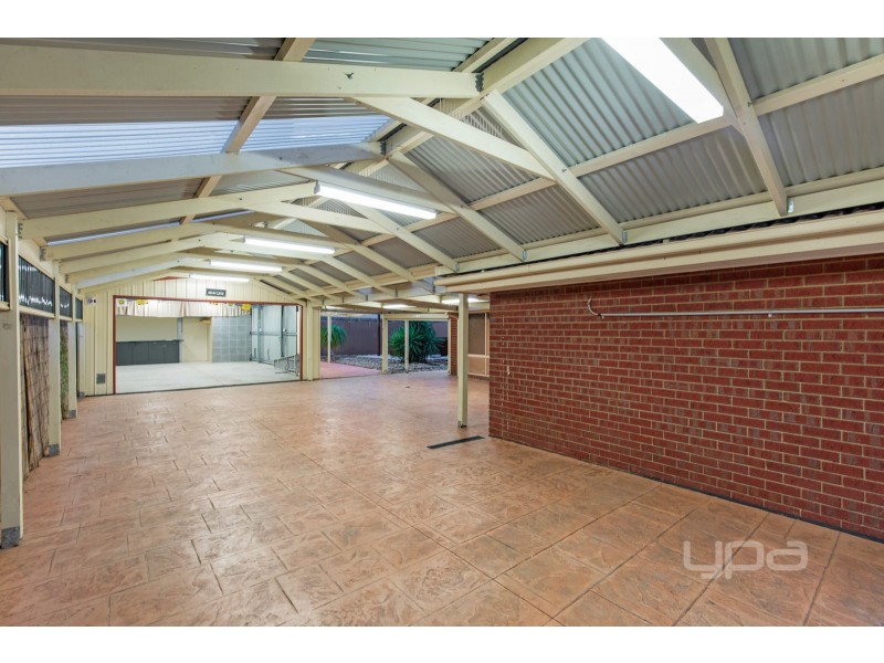 6 Sylvia Close, Hillside VIC 3037