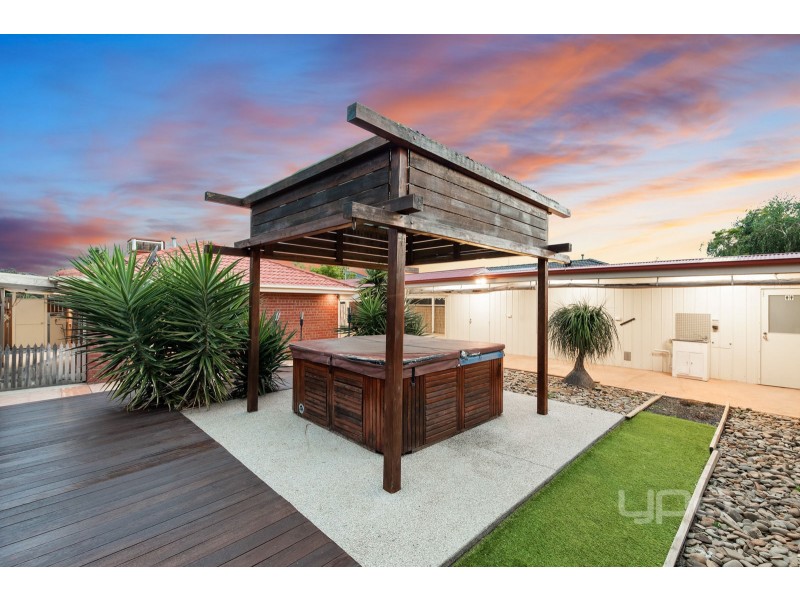 6 Sylvia Close, Hillside VIC 3037