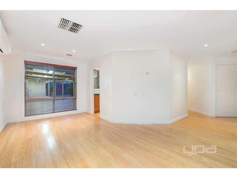 6 Sylvia Close, Hillside VIC 3037