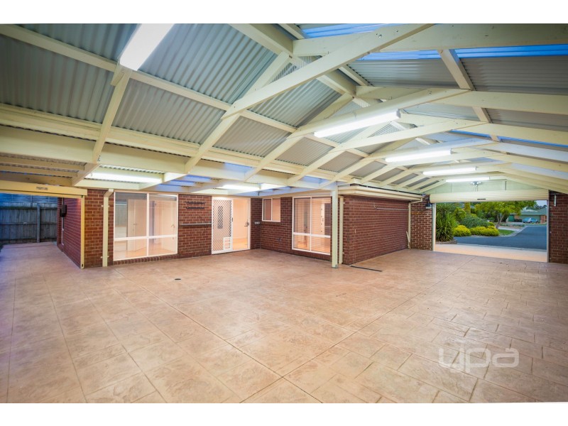 6 Sylvia Close, Hillside VIC 3037