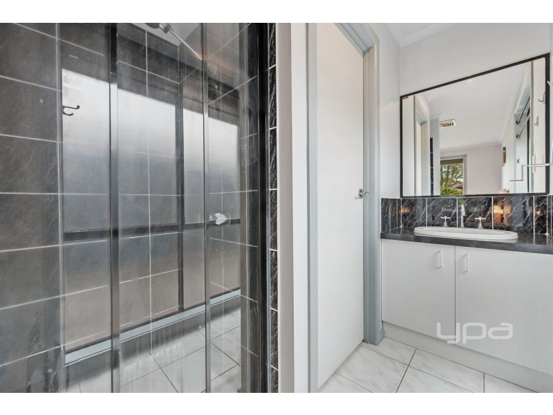 10 Mercer Court, Delahey VIC 3037