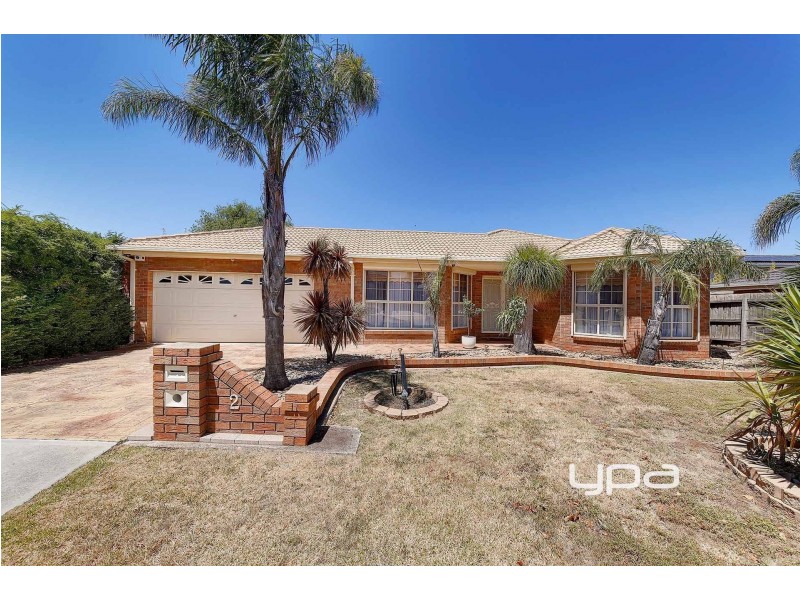 2 Lyell Place, Taylors Lakes VIC 3038