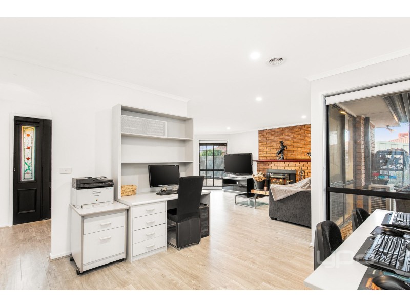 79 Catherine Drive, Hillside VIC 3037