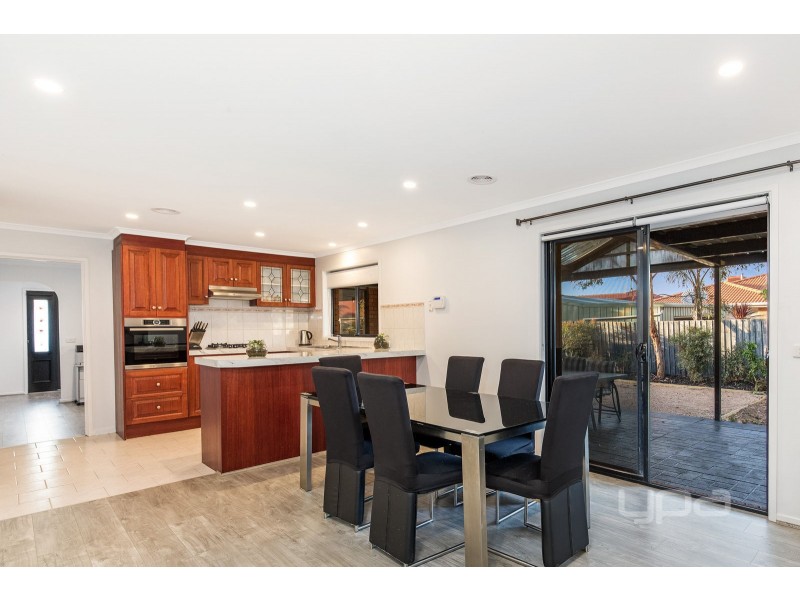 79 Catherine Drive, Hillside VIC 3037