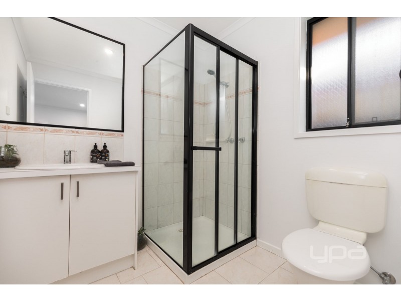 79 Catherine Drive, Hillside VIC 3037