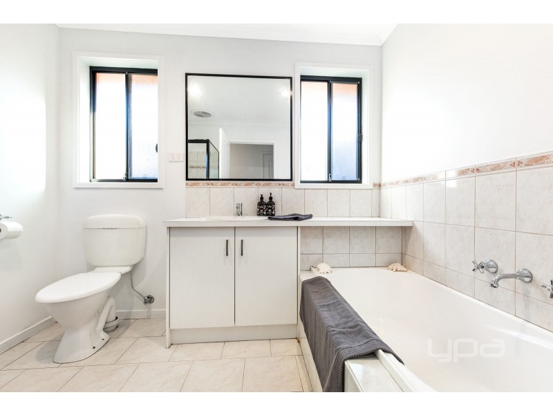 79 Catherine Drive, Hillside VIC 3037