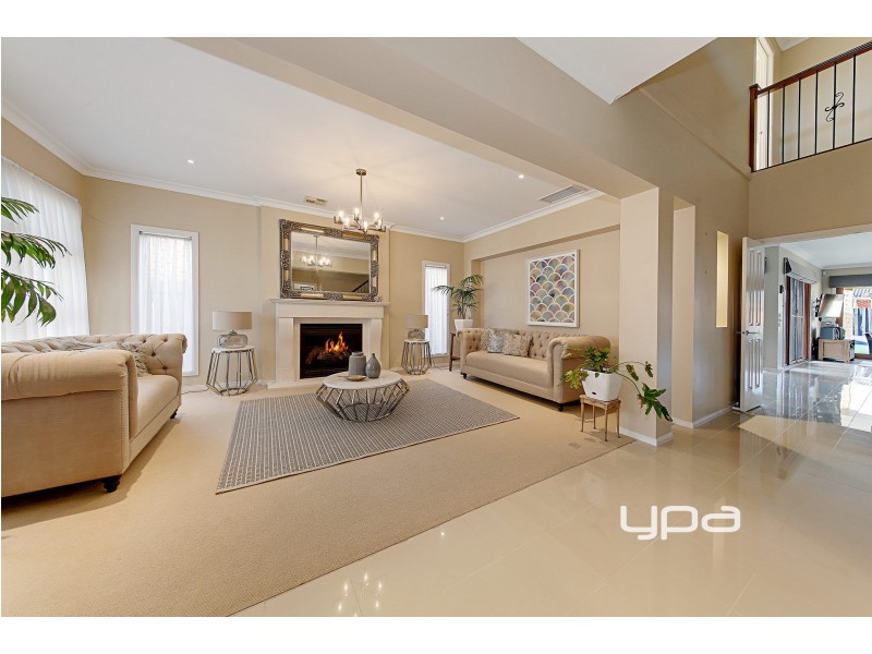 33 Litchfield Way, Taylors Hill VIC 3037