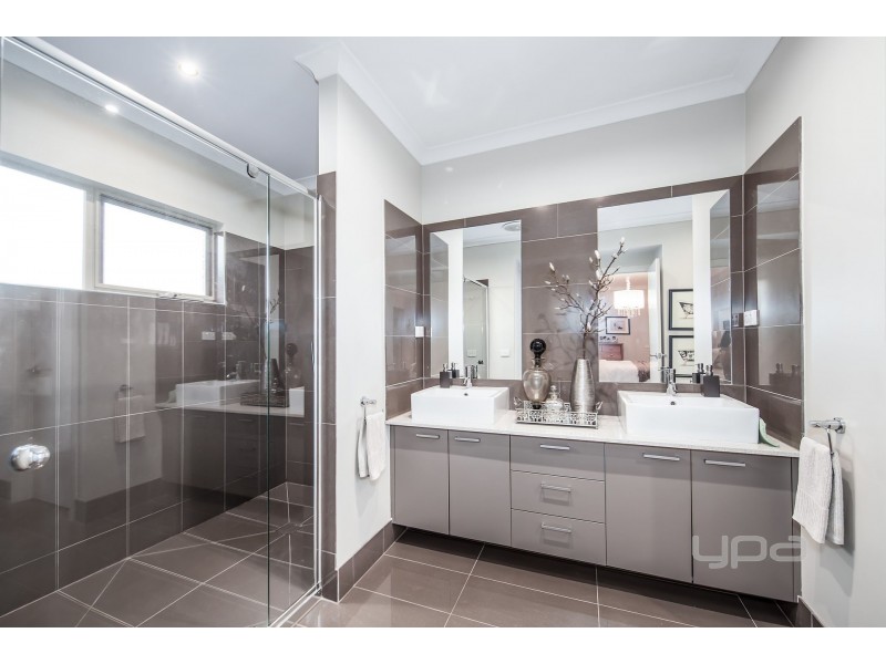 12 Rigby Court, Taylors Lakes VIC 3038