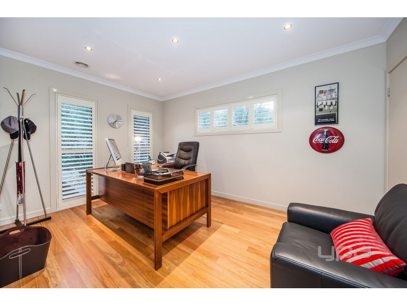 12 Rigby Court, Taylors Lakes VIC 3038