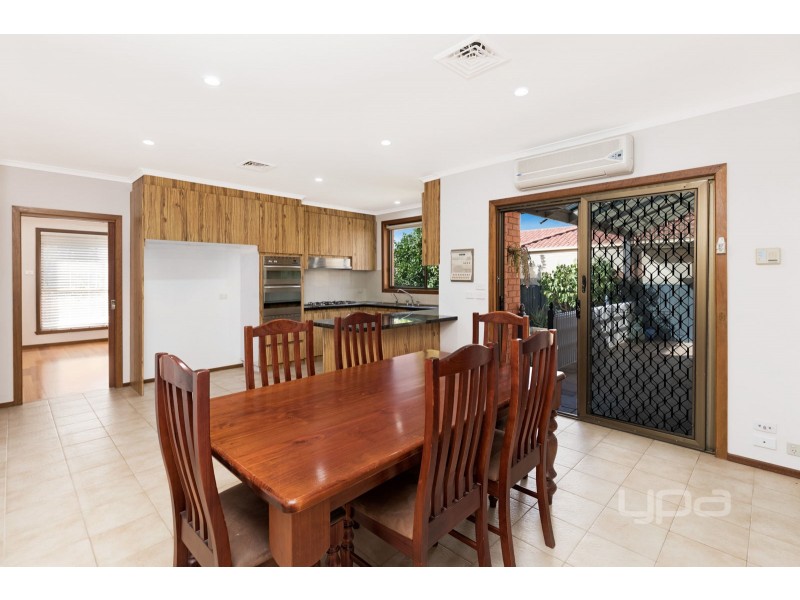 40 Saratoga Crescent, Keilor Downs VIC 3038