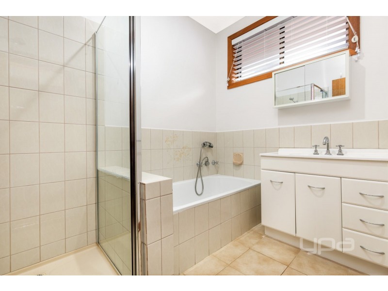 40 Saratoga Crescent, Keilor Downs VIC 3038