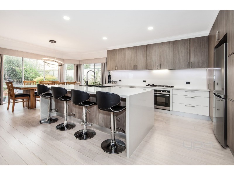 8 Wetherby Court, Hillside VIC 3037