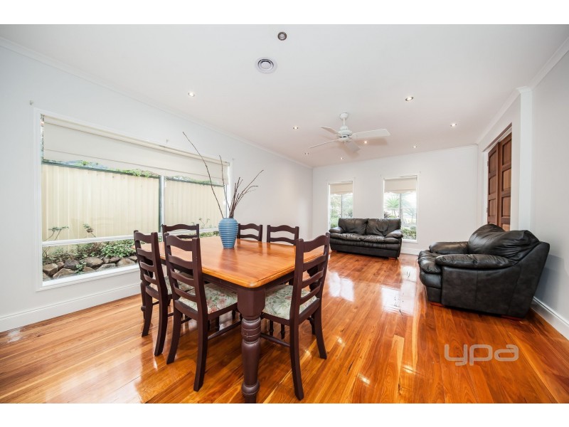 8 Wetherby Court, Hillside VIC 3037