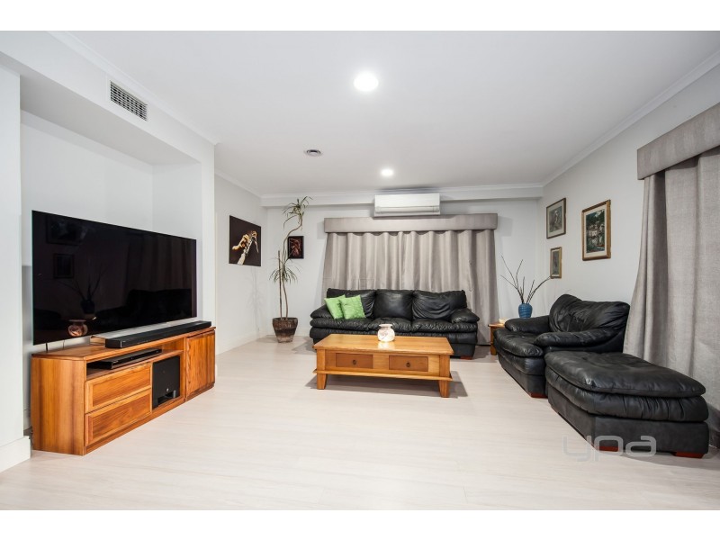 8 Wetherby Court, Hillside VIC 3037