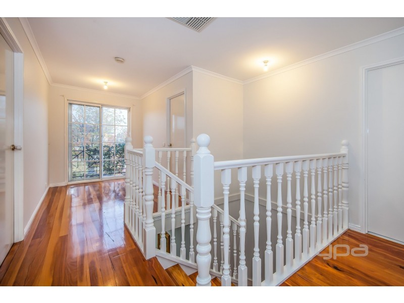 8 Wetherby Court, Hillside VIC 3037