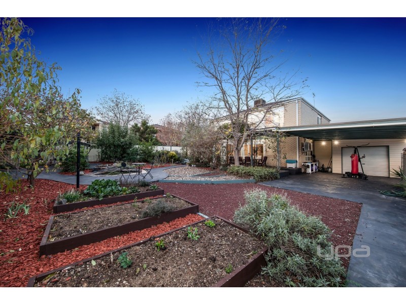 8 Wetherby Court, Hillside VIC 3037