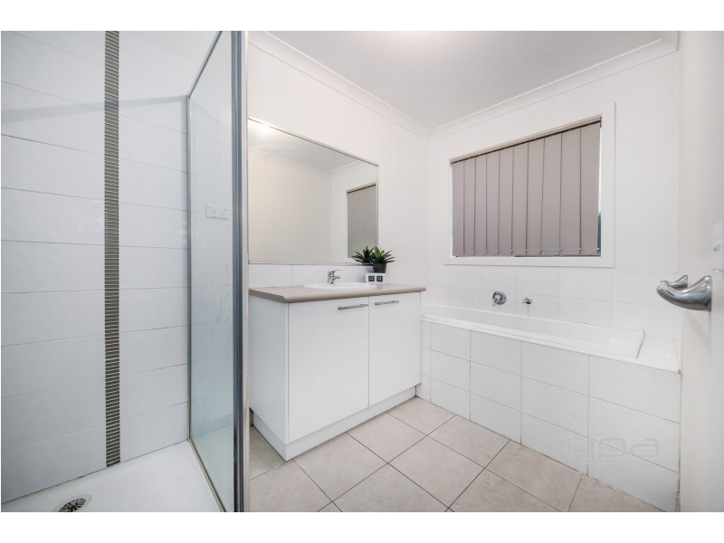 2 Kimba Circuit, Truganina VIC 3029