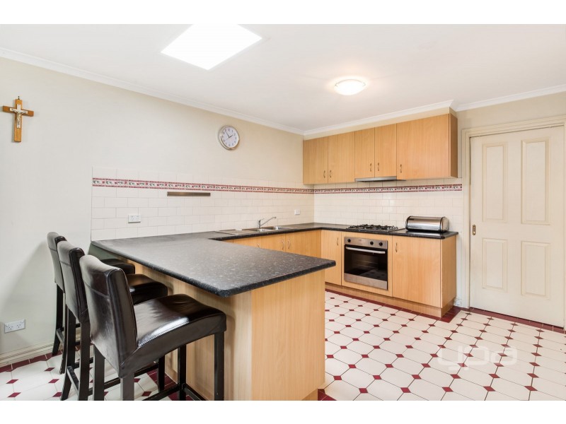2/8 Westminster Avenue, Hillside VIC 3037