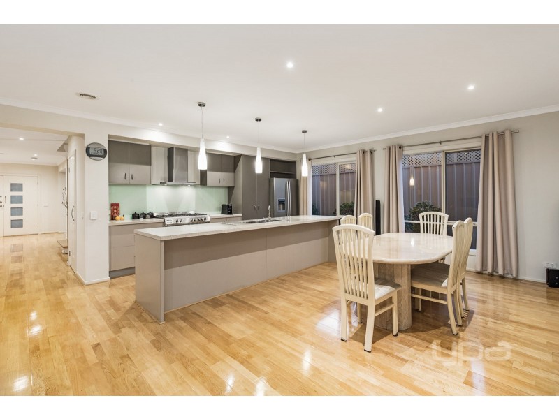 105 George Street, Taylors Hill VIC 3037
