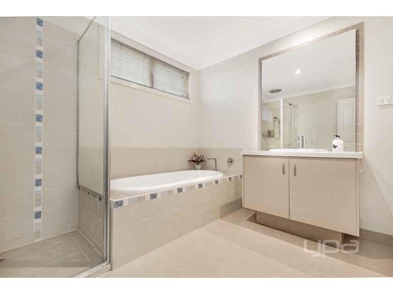 105 George Street, Taylors Hill VIC 3037