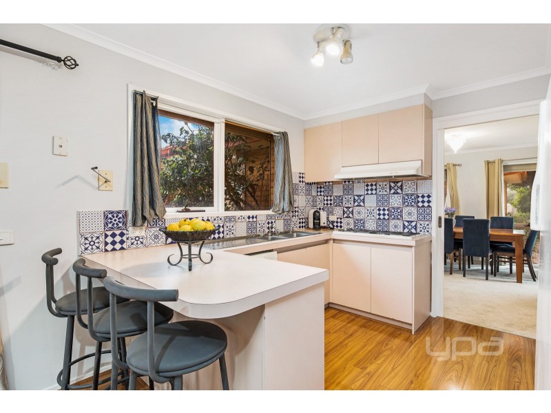 111 Chichester Drive, Taylors Lakes VIC 3038