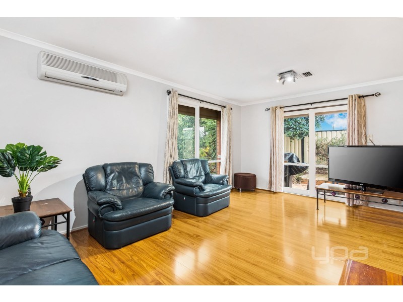 111 Chichester Drive, Taylors Lakes VIC 3038