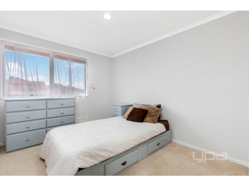 111 Chichester Drive, Taylors Lakes VIC 3038