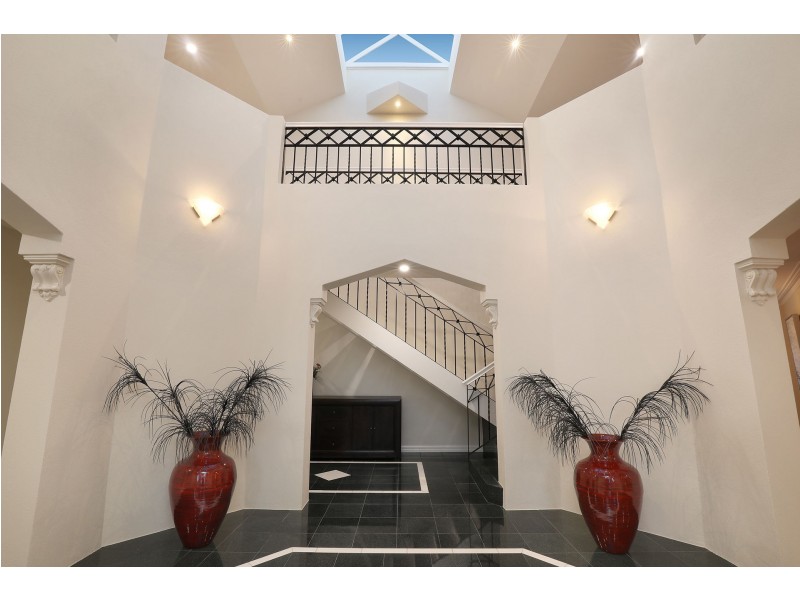 9 Elegan Court, Hillside VIC 3037