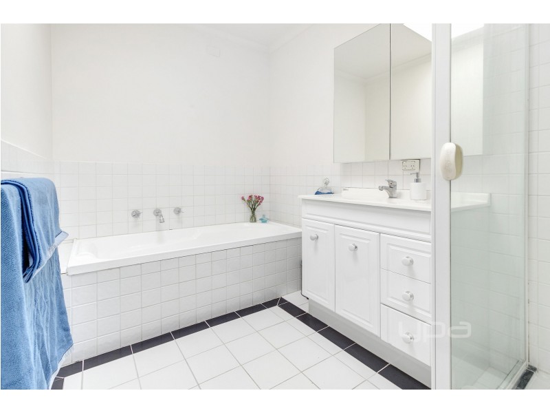 3/7 Warrigal Road, Hughesdale VIC 3166