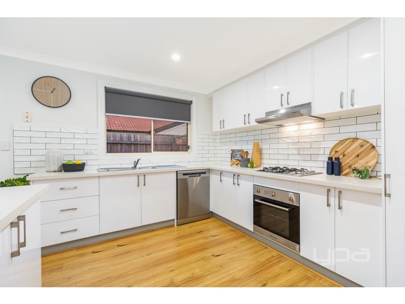 2/45 Pecks Road, Sydenham VIC 3037