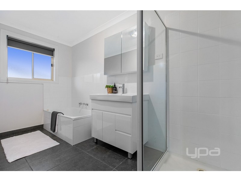 2/45 Pecks Road, Sydenham VIC 3037