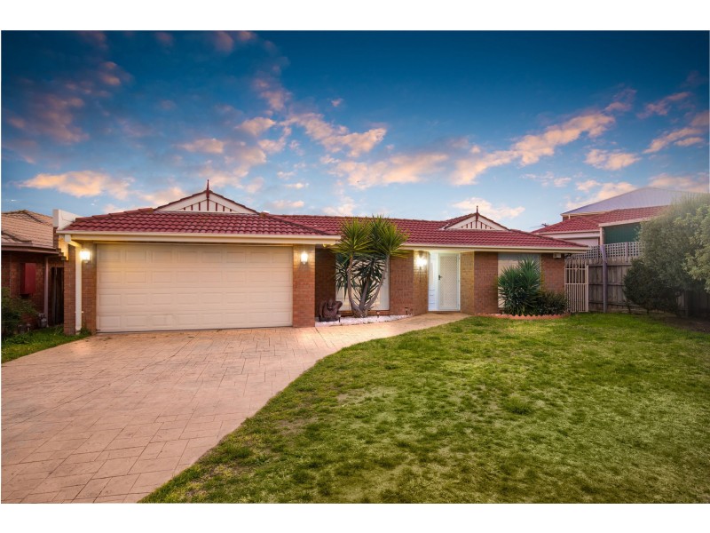8 Preston Place, Taylors Lakes VIC 3038
