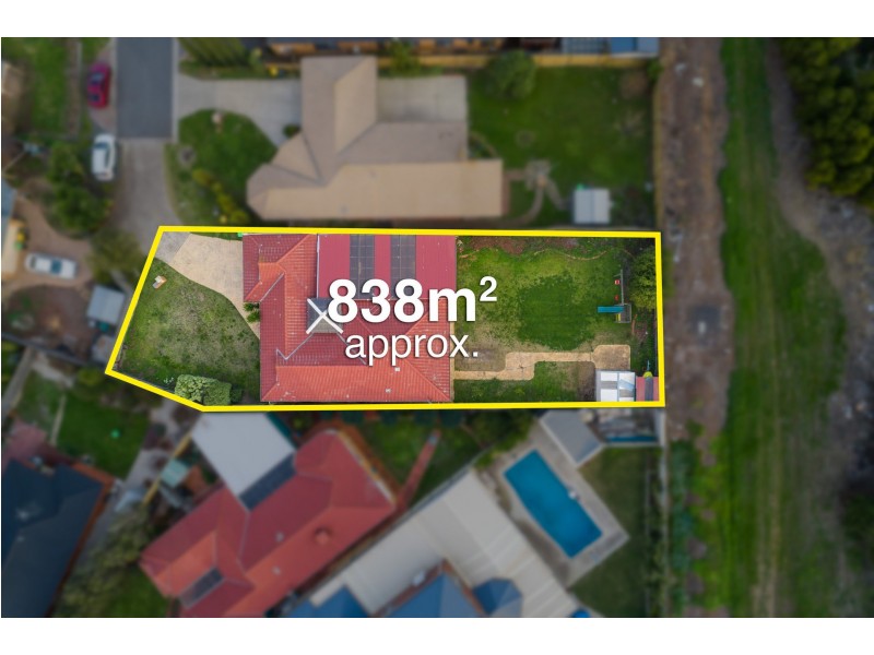 8 Preston Place, Taylors Lakes VIC 3038