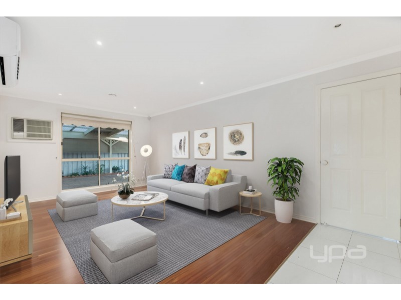 8 Preston Place, Taylors Lakes VIC 3038