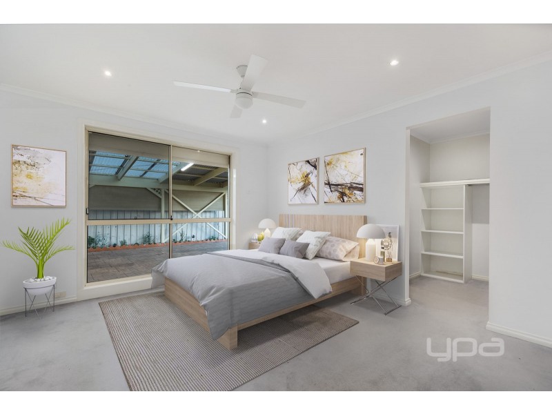 8 Preston Place, Taylors Lakes VIC 3038