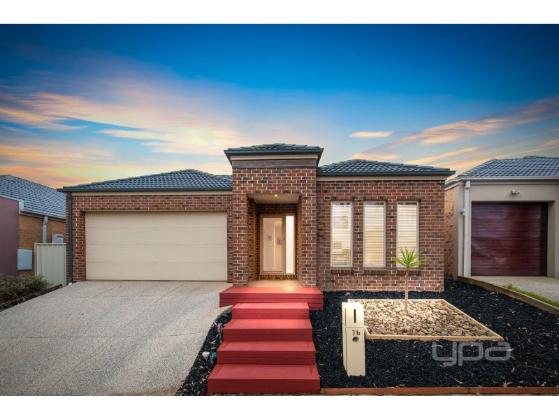 16 Barrington Circuit, Caroline Springs VIC 3023