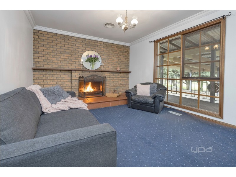 38 Devon Avenue, Cockatoo VIC 3781