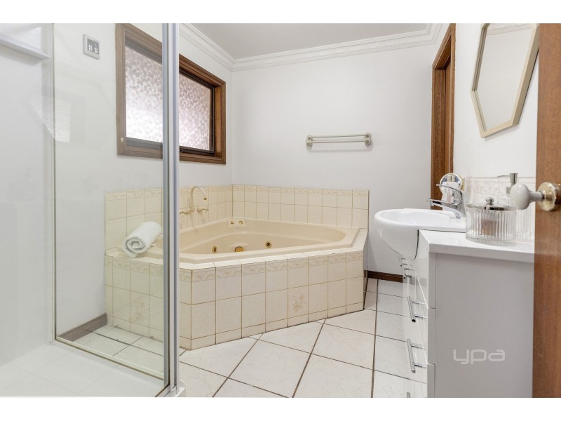 38 Devon Avenue, Cockatoo VIC 3781