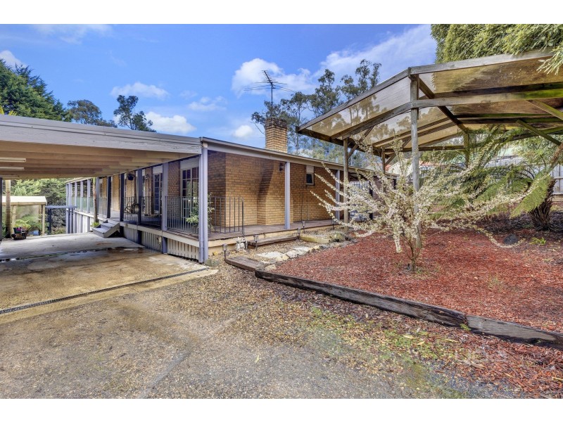 38 Devon Avenue, Cockatoo VIC 3781