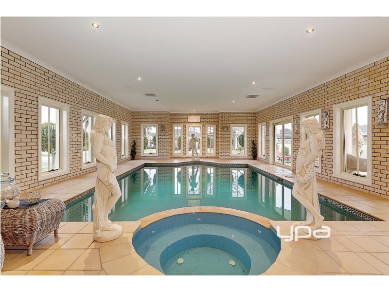 10 Sovereign Way, Hillside VIC 3037