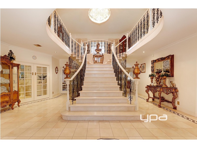 10 Sovereign Way, Hillside VIC 3037