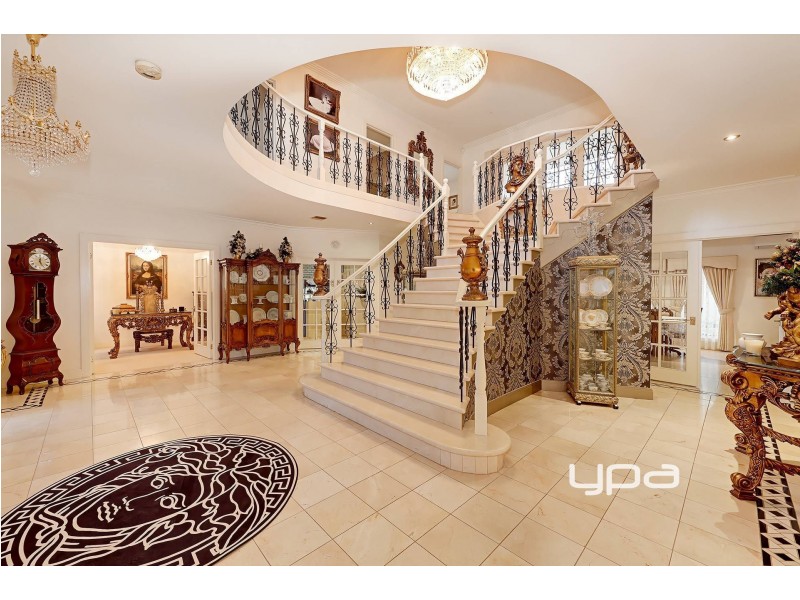 10 Sovereign Way, Hillside VIC 3037