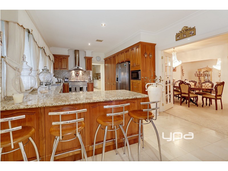 10 Sovereign Way, Hillside VIC 3037